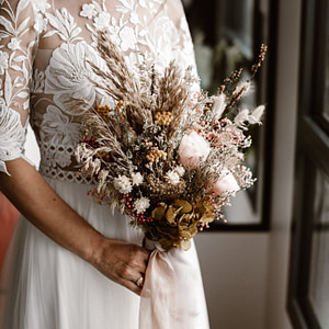 Bouquet de mariée en fleurs séchées